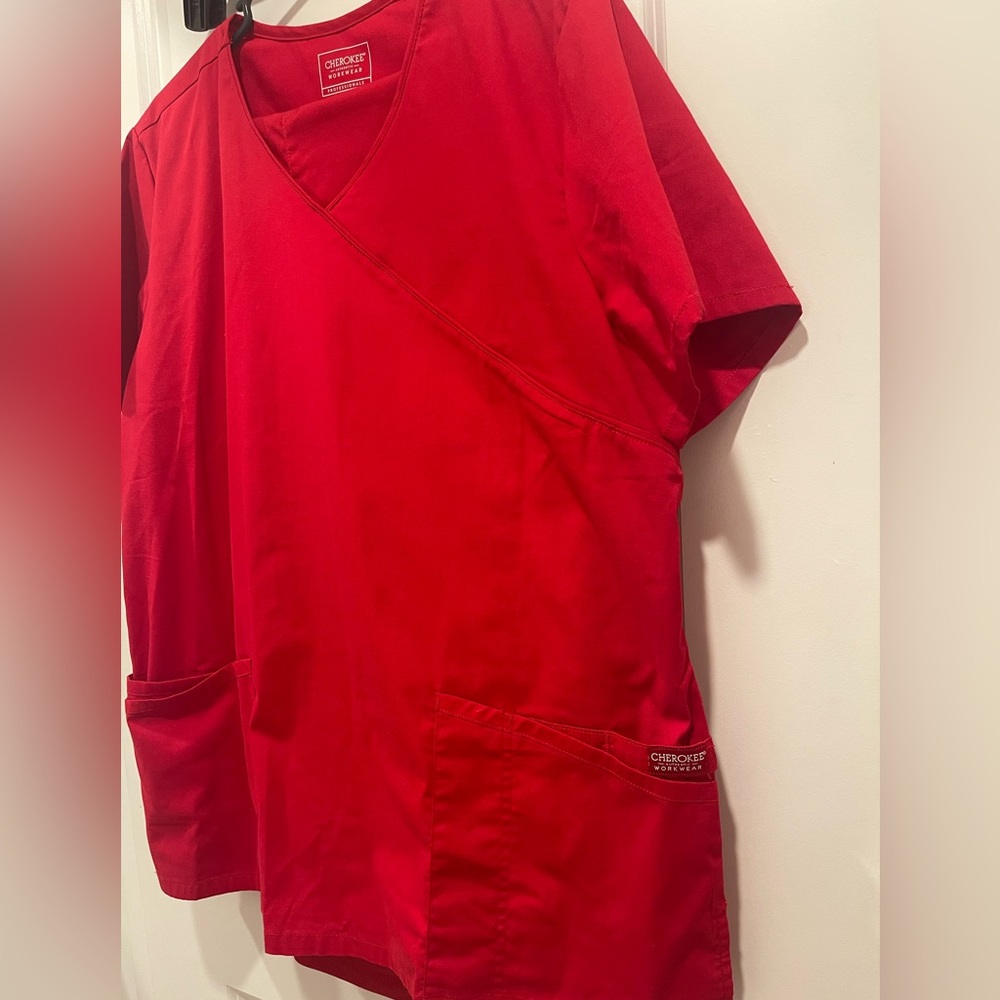 Cherokee Workwear Professionals Scrub Set. Like new!